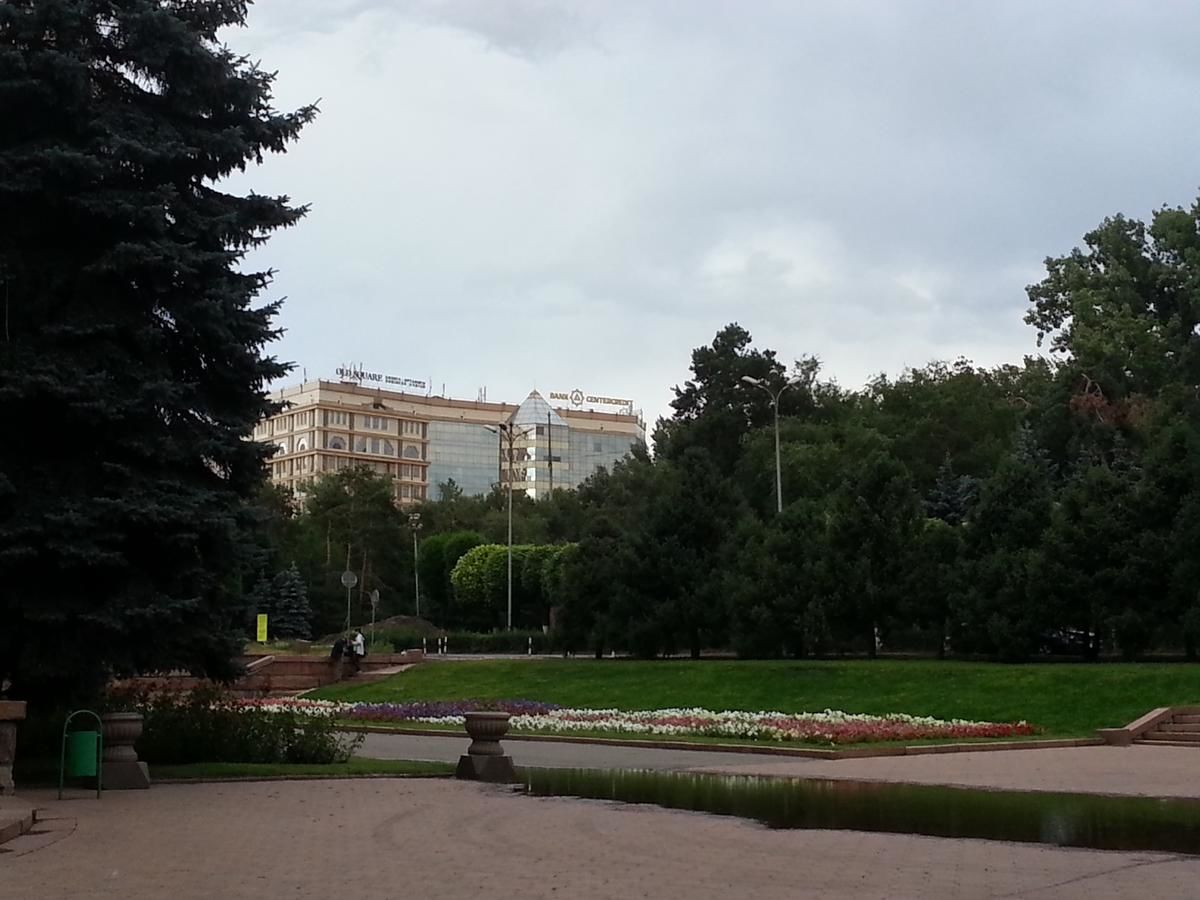 Апартаменты Nadezhda Apartments on Nayrizbay Batira 82 Алматы-25