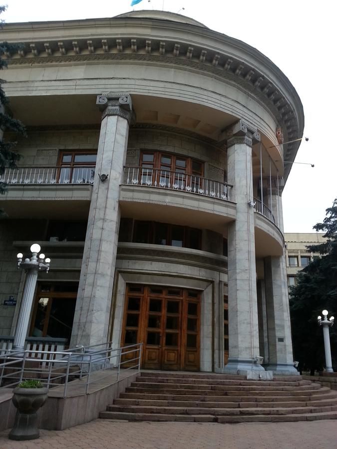 Апартаменты Nadezhda Apartments on Nayrizbay Batira 82 Алматы-26